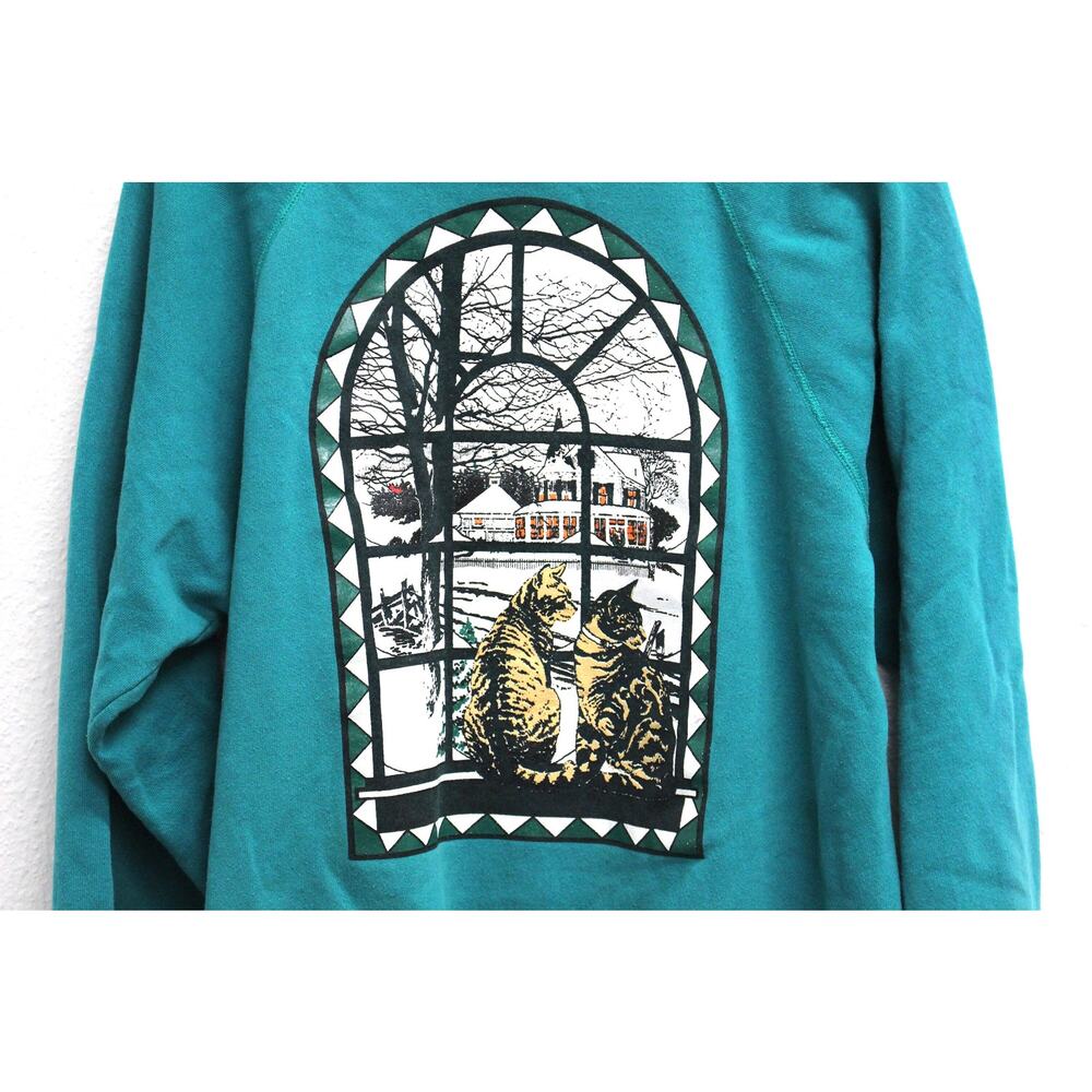 Vintage Cats in a Winter Window Scene Sweatshirt XL - Picture 2 of 10